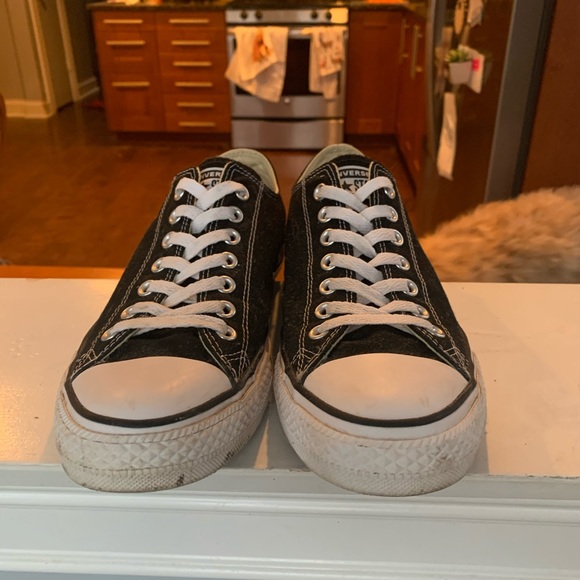 Chuck Taylor’s - Picture 2 of 5